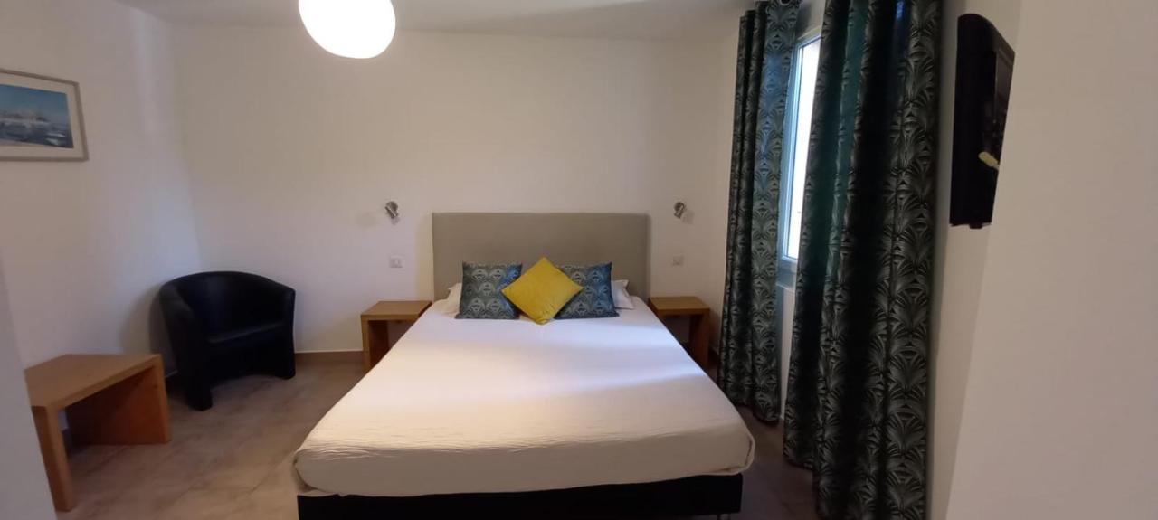 Hotel Du Golfe Bonifacio  Ngoại thất bức ảnh